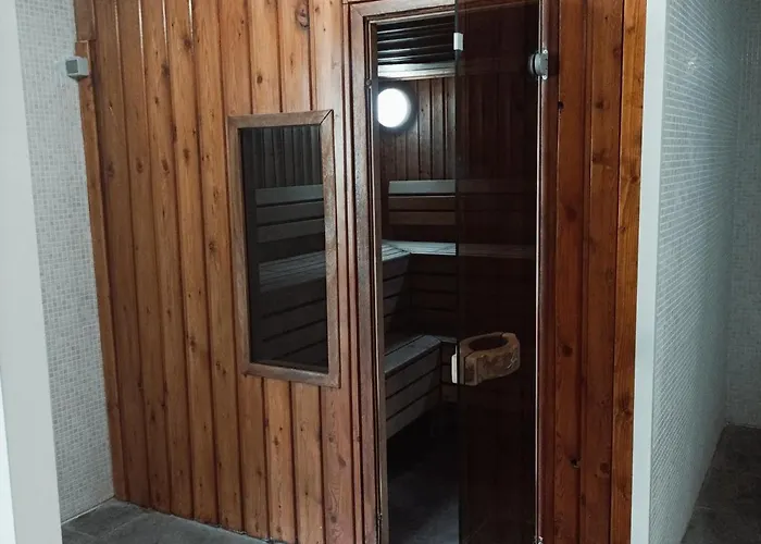 4 Personnes Avec Piscine Et Sauna - Résidence Château Des Magnans - - Fr-1-165b-45 * Jausiers