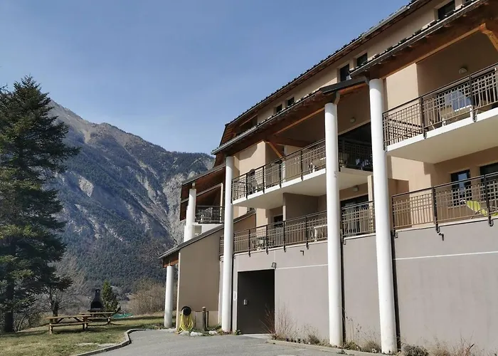 4 Personnes Avec Piscine Et Sauna - Résidence Château Des Magnans - - Fr-1-165b-45 Jausiers