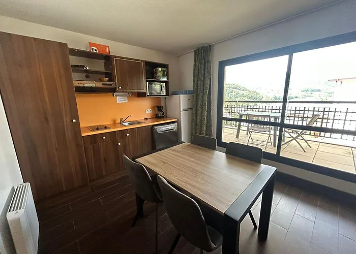 4 Personnes Avec Piscine Et Sauna - Résidence Château Des Magnans - - Fr-1-165b-45 Jausiers